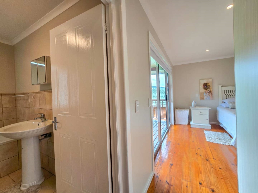 6 Bedroom Property for Sale in Nature On Sea Western Cape